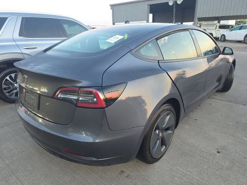 Used 2021 Tesla Model 3 Standard Range Plus image 4