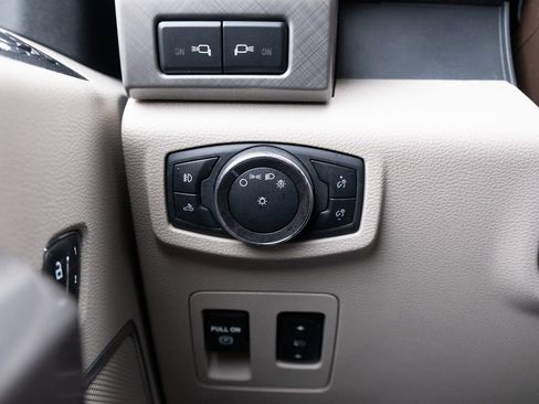 Used 2019 Ford F150 Limited AWD/4WD image 12