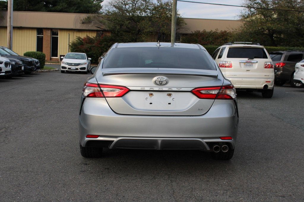 Used 2019 Toyota Camry SE w/ Convenience Package FWD image 6