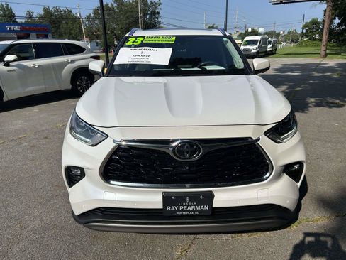 Used 2023 Toyota Highlander Platinum FWD image 12