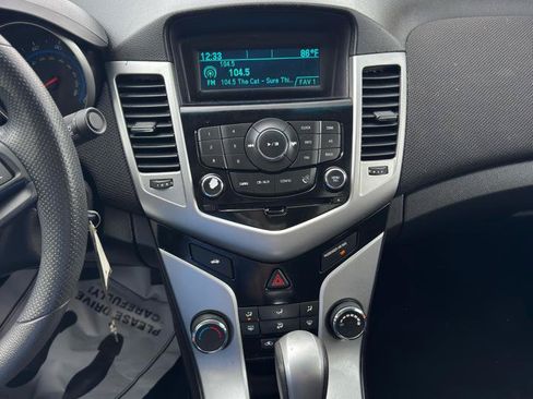 Used 2016 Chevrolet Cruze LT FWD image 13