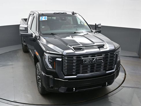 Used 2024 GMC Sierra 2500 Denali Ultimate AWD/4WD image 44