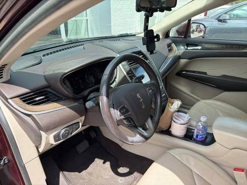 Used 2019 Lincoln MKC Reserve image 11