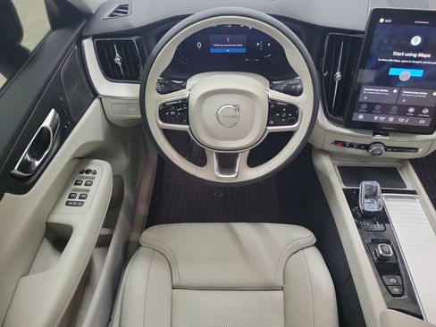 New 2026 Volvo XC60 B5 Ultra w/ Protection Package Premier AWD/4WD image 17