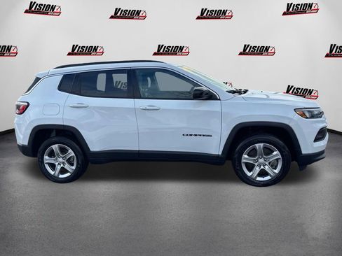 Used 2023 Jeep Compass Latitude image 4