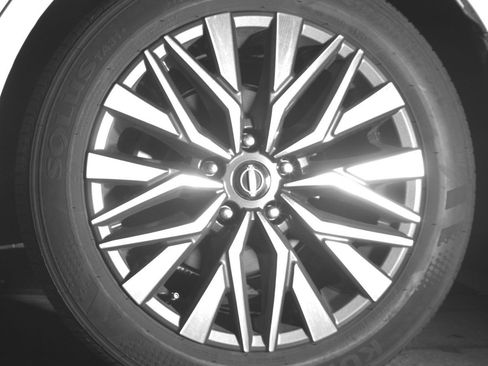 Used 2025 Nissan Altima 2.5 SV FWD image 14