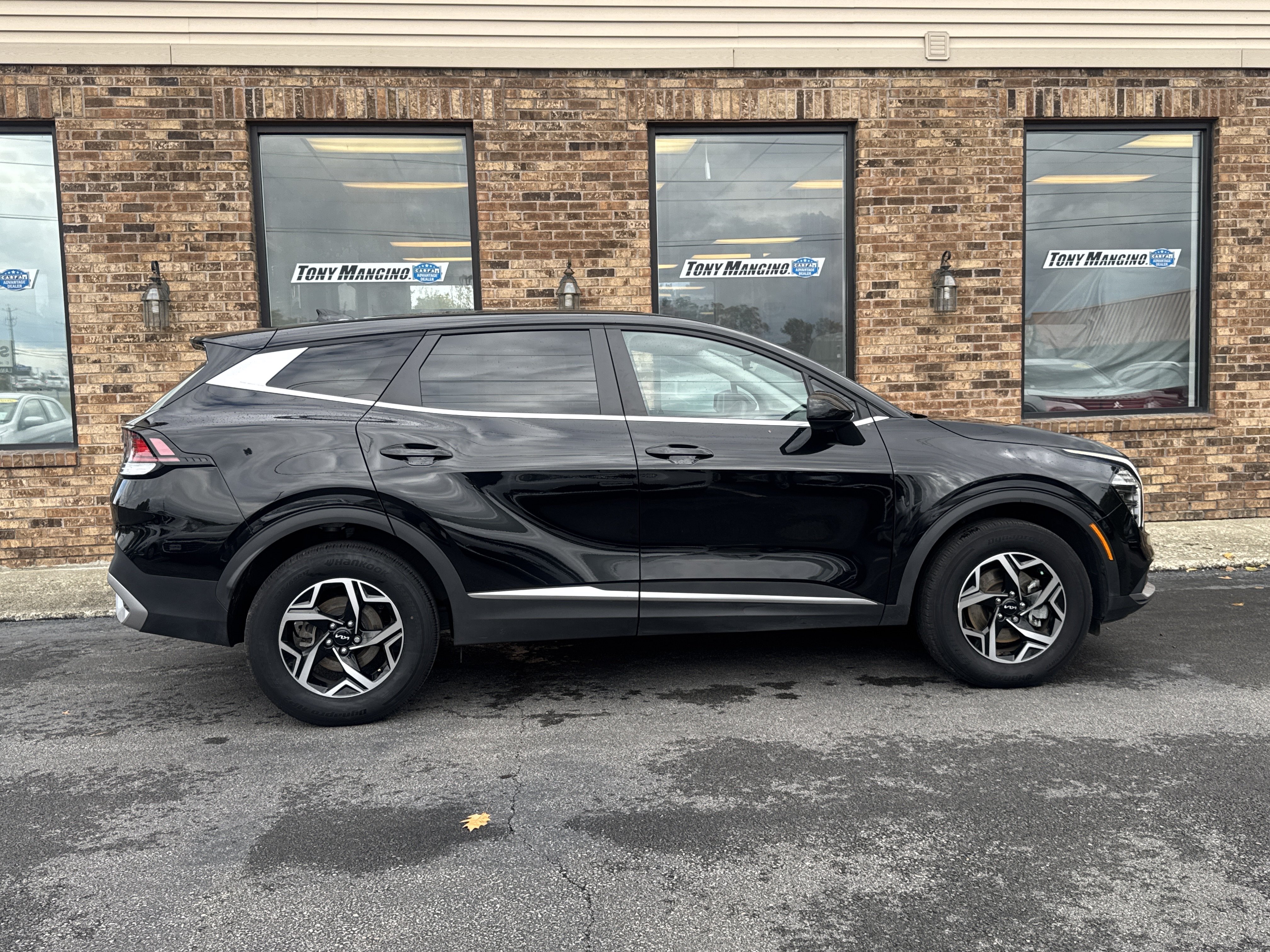 Used 2024 Kia Sportage LX AWD/4WD image 6
