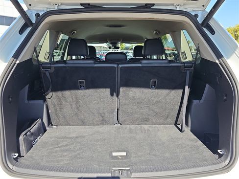 Used 2025 Volkswagen Atlas SE image 12