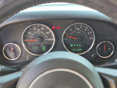 Used 2017 Jeep Wrangler Unlimited Rubicon w/ Cold Weather Group AWD/4WD image 19
