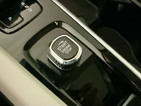 Used 2023 Volvo XC60 T8 Plus w/ Protection Package Premier image 11