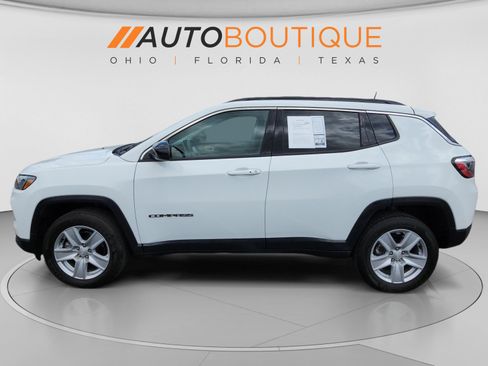 Used 2022 Jeep Compass Latitude w/ Sun and Sound Group AWD/4WD image 2