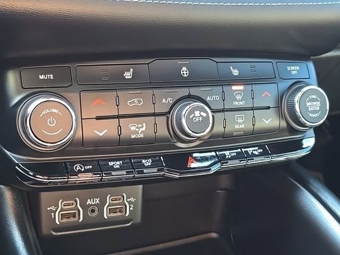 Used 2021 Dodge Durango SXT image 31