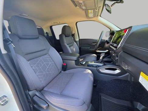 New 2026 Nissan Frontier SV w/ SV Convenience Package AWD/4WD image 9