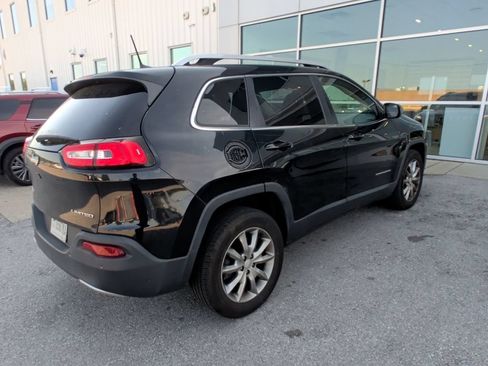 Used 2018 Jeep Cherokee Limited AWD/4WD image 3