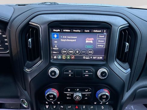 Used 2023 GMC Sierra 2500 Denali AWD/4WD image 16