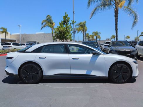 Used 2024 Lucid Air Touring AWD/4WD image 11