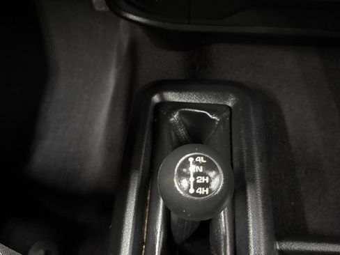 Used 2024 RAM 2500 Tradesman w/ Chrome Appearance Group image 22