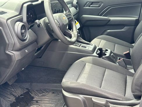 Used 2024 Chevrolet Colorado W/T RWD image 9