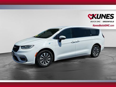 Used 2023 Chrysler Pacifica Touring-L FWD image 5