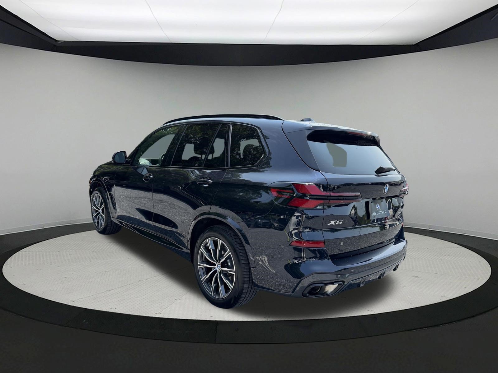Certified 2026 BMW X5 xDrive40i w/ M Sport Package AWD/4WD image 6