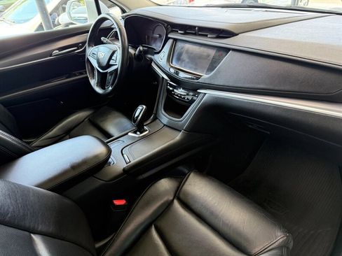Used 2017 Cadillac XT5 Luxury w/ Driver Awareness Package FWD image 30