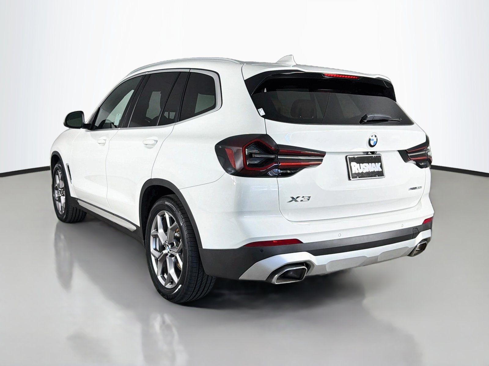 Certified 2024 BMW X3 sDrive30i w/ Convenience Package RWD image 5
