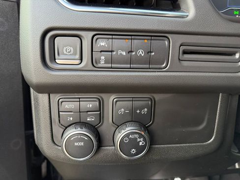 Used 2023 Chevrolet Tahoe LT AWD/4WD image 19