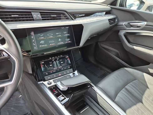 Used 2023 Audi e-tron Premium w/ Convenience Plus Package image 23