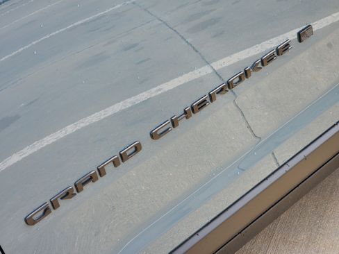 New 2026 Jeep Grand Cherokee L Limited AWD/4WD image 7