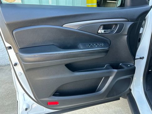 Used 2019 Honda Ridgeline Sport image 12