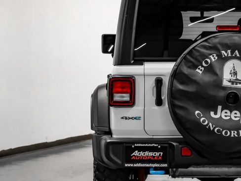Used 2023 Jeep Wrangler Unlimited w/ Cold Weather Group AWD/4WD image 43
