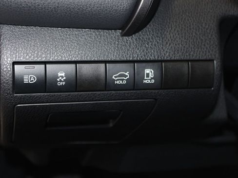 Used 2022 Toyota Camry LE AWD/4WD image 10