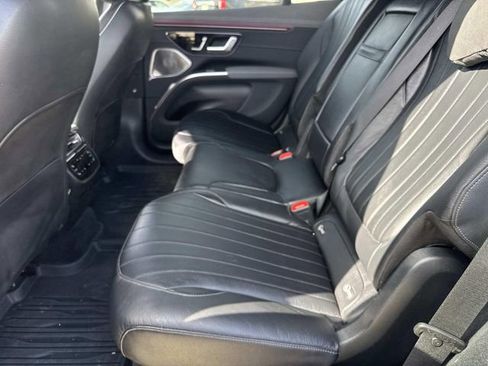 Used 2023 Mercedes-Benz EQS 580 4MATIC SUV image 15