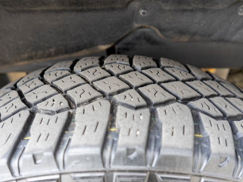 Used 2023 GMC Sierra 1500 AT4X image 33