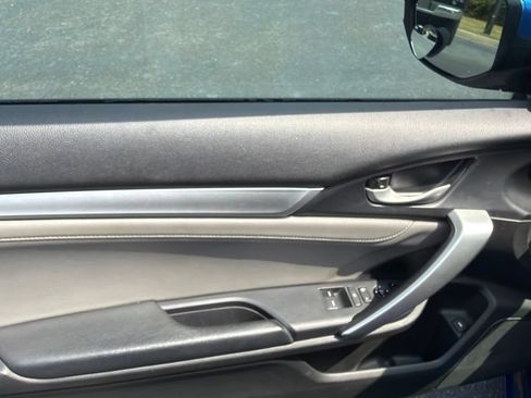 Used 2017 Honda Civic EX-L image 11