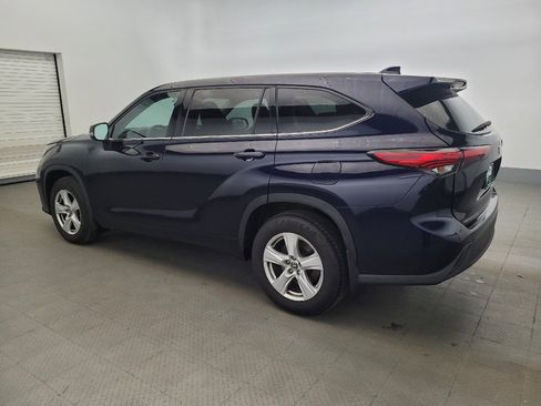 Used 2020 Toyota Highlander L AWD/4WD image 3