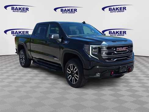 Used 2024 GMC Sierra 1500 AT4 w/ Technology Package AWD/4WD image 3