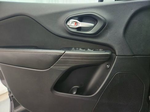 Used 2016 Jeep Cherokee Sport w/ Cold Weather Group image 20