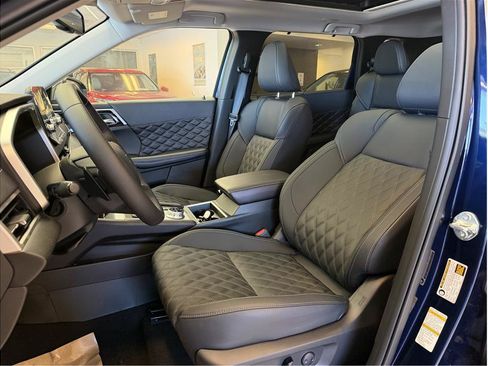 Used 2025 Mitsubishi Outlander 4WD Plug-In Hybrid image 21