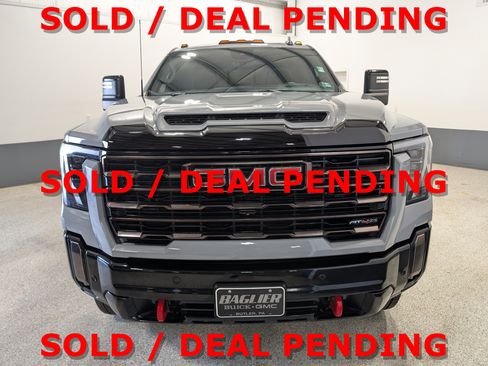 Used 2024 GMC Sierra 2500 AT4X AWD/4WD image 8