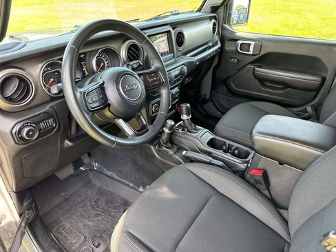 Used 2019 Jeep Wrangler Unlimited Sport S image 21