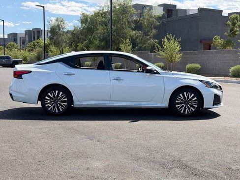 Certified 2024 Nissan Altima 2.5 SV FWD image 7