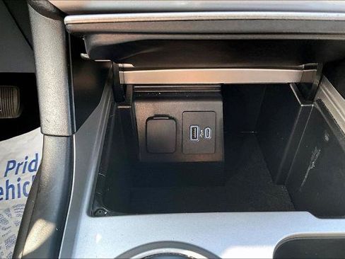 Certified 2022 Ford Explorer 4WD image 33