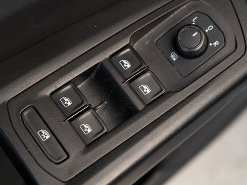 Used 2020 Volkswagen Atlas SE image 36