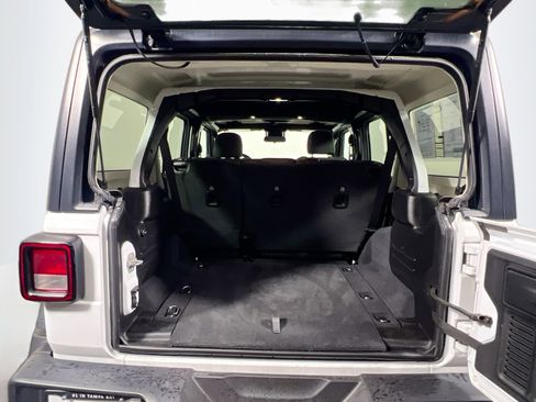 Used 2024 Jeep Wrangler Willys image 34