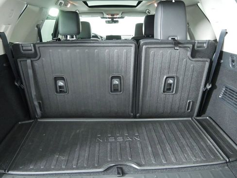 New 2025 Nissan Pathfinder Platinum image 17