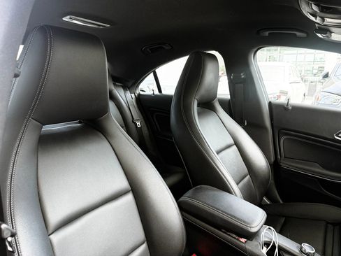 Used 2018 Mercedes-Benz CLA 250 image 30
