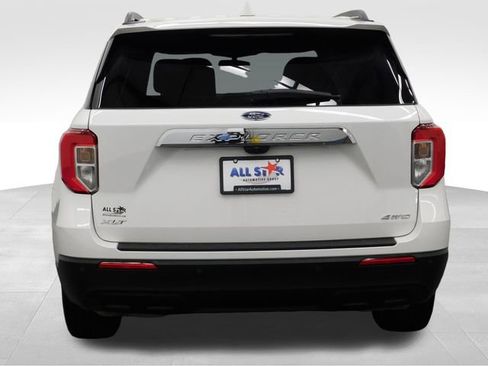 Used 2022 Ford Explorer XLT image 12