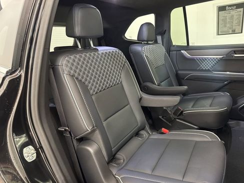 Used 2024 GMC Acadia Denali w/ Super Cruise Package image 13