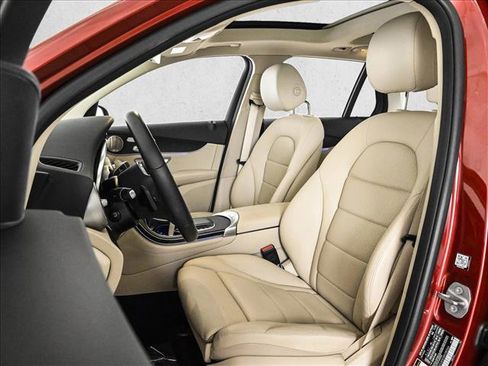 Used 2021 Mercedes-Benz GLC 300 4MATIC image 18